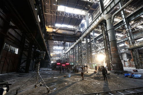 組圖 小s內地綜藝現場曝光 廢工廠穿浴袍化濃妝